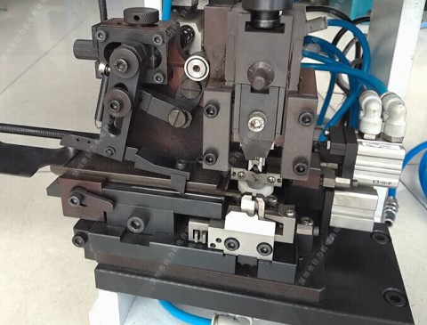 wire-stripping-crimping-machine